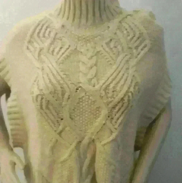 BCBGMAXAZRIA  knitted turtleneck polyblend trendy sleeveless sweater high low XS - Picture 2 of 6